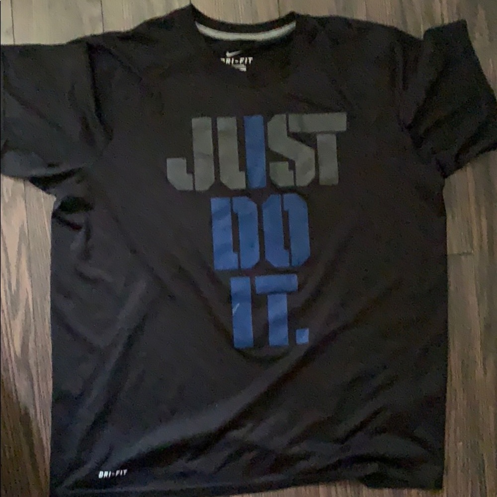 Men’s Nike Dri-Fit work out top